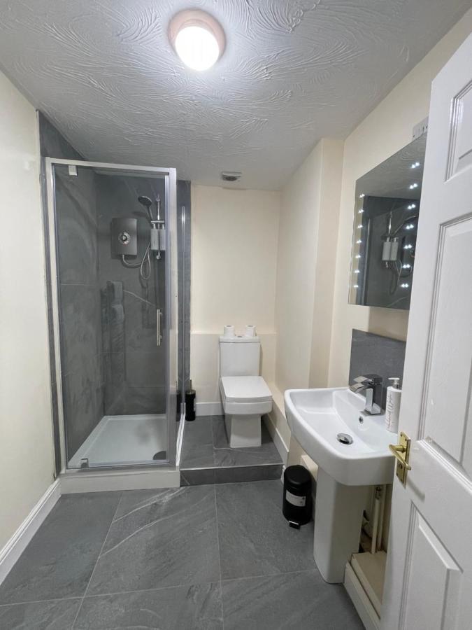 The Regency Entire 1 Bedroom Flat Accomodation Leicester Bagian luar foto