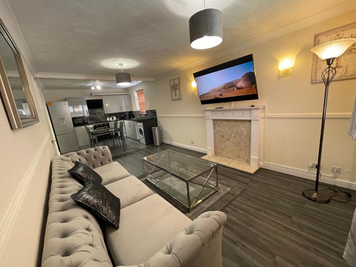 The Regency Entire 1 Bedroom Flat Accomodation Leicester Bagian luar foto
